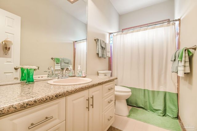 6511 Chardonnay, Pensacola, FL 32504