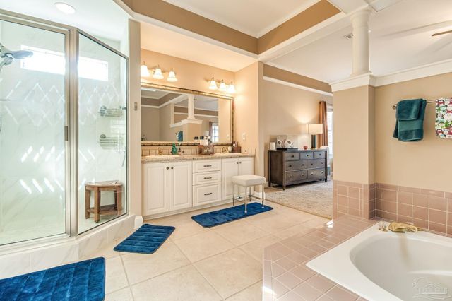 6511 Chardonnay, Pensacola, FL 32504