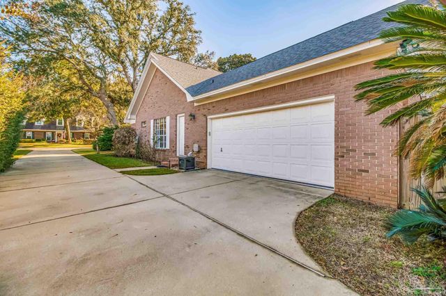 6511 Chardonnay, Pensacola, FL 32504