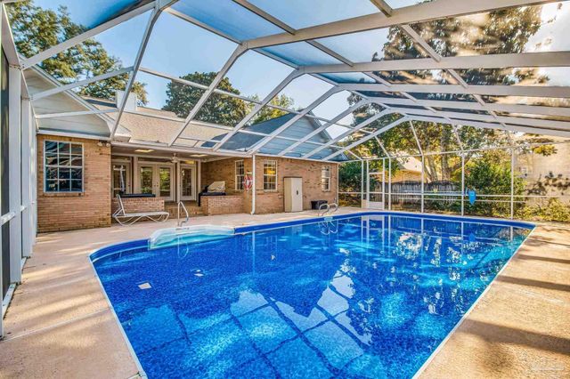 6511 Chardonnay, Pensacola, FL 32504