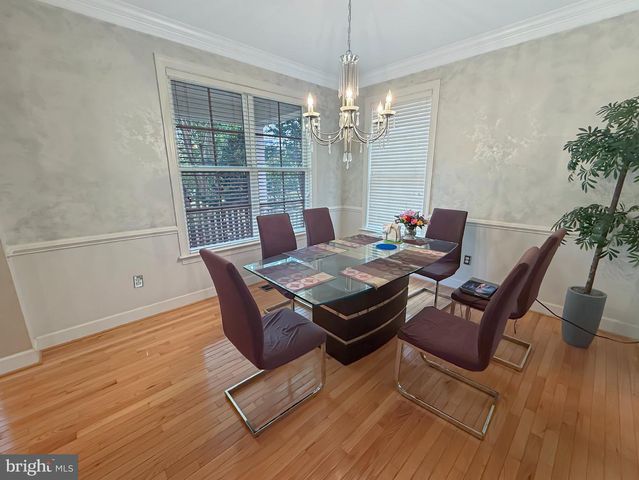 817 ROYAL CRES, Rockville, MD 20850