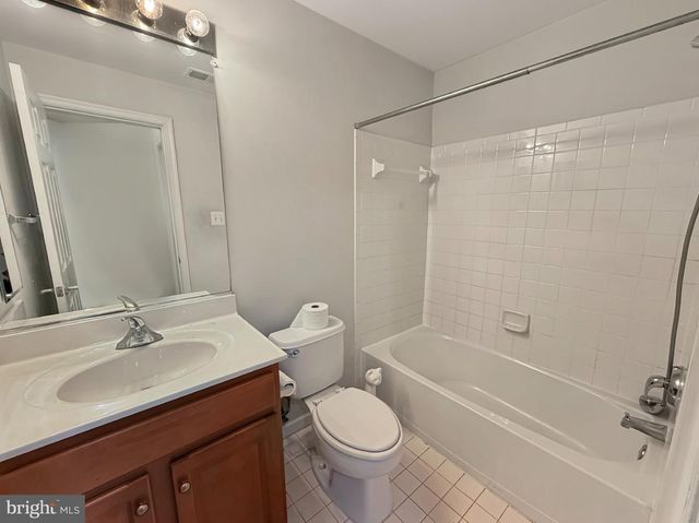 817 ROYAL CRES, Rockville, MD 20850
