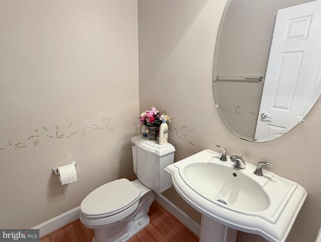 817 ROYAL CRES, Rockville, MD 20850