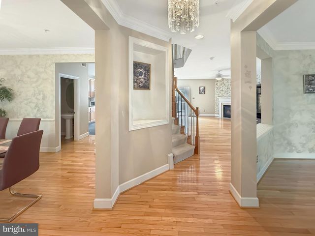 817 ROYAL CRES, Rockville, MD 20850
