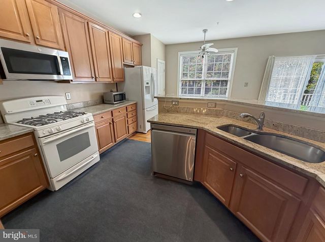 817 ROYAL CRES, Rockville, MD 20850