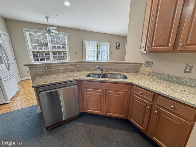 817 ROYAL CRES, Rockville, MD 20850