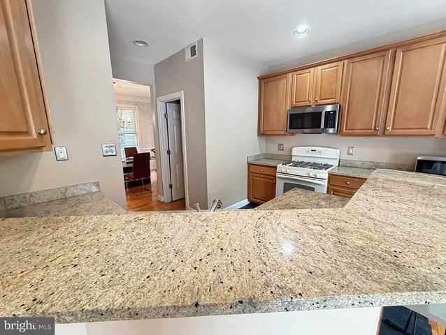 817 ROYAL CRES, Rockville, MD 20850