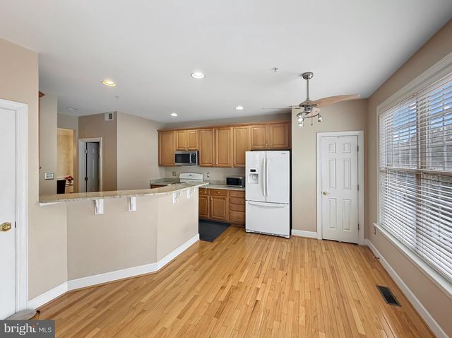 817 ROYAL CRES, Rockville, MD 20850