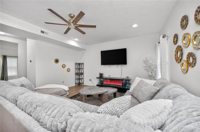 238 Irongate Drive, Englewood, OH 45322