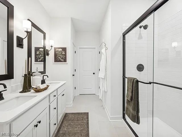 5092 Shepherds Glen, Willoughby, OH 44094