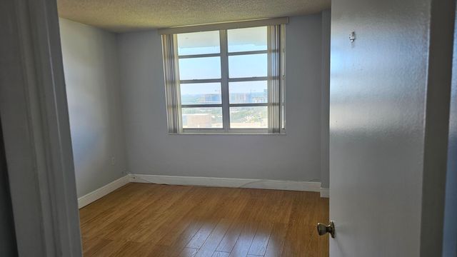 2780 NE 183rd Street 2101, Aventura, FL 33160