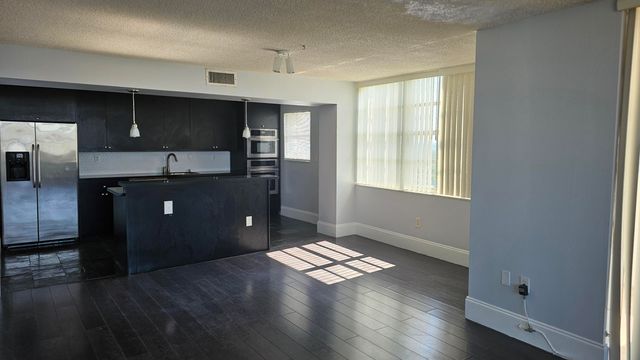 2780 NE 183rd Street 2101, Aventura, FL 33160