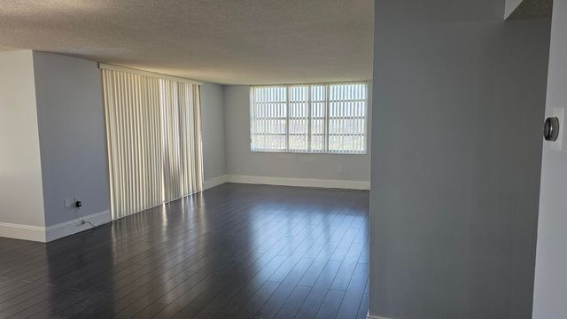 2780 NE 183rd Street 2101, Aventura, FL 33160