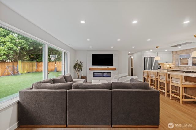 7818 NE 124th Street, Kirkland, WA 98034