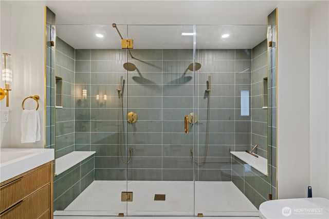 7818 NE 124th Street, Kirkland, WA 98034