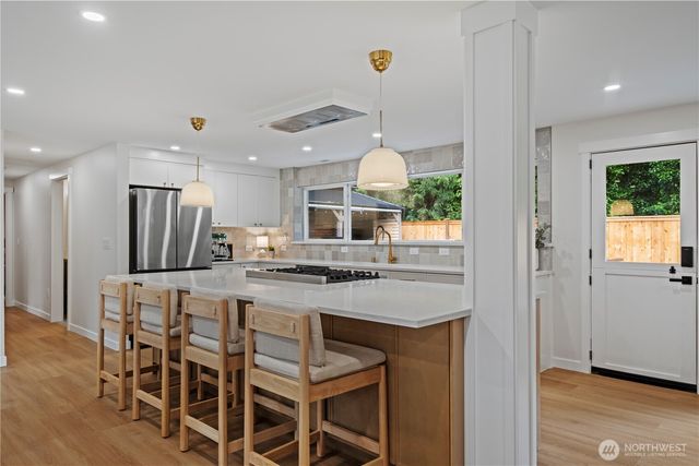 7818 NE 124th Street, Kirkland, WA 98034