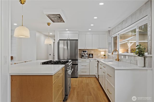 7818 NE 124th Street, Kirkland, WA 98034