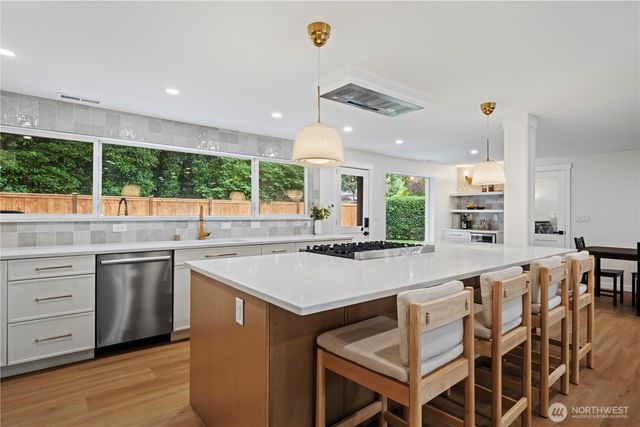7818 NE 124th Street, Kirkland, WA 98034