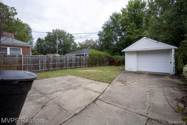 15502 Collingham Drive, Detroit, MI 48205