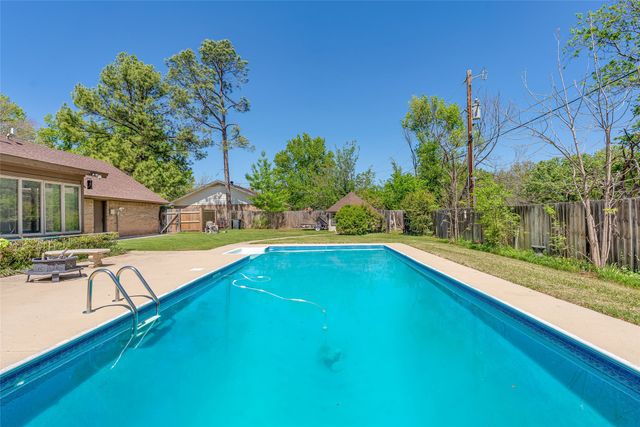 2015 Edgewood Drive, Bridgeport, TX 76426