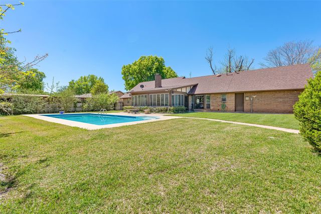 2015 Edgewood Drive, Bridgeport, TX 76426