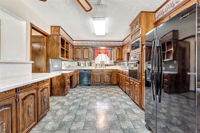 2015 Edgewood Drive, Bridgeport, TX 76426