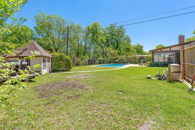 2015 Edgewood Drive, Bridgeport, TX 76426