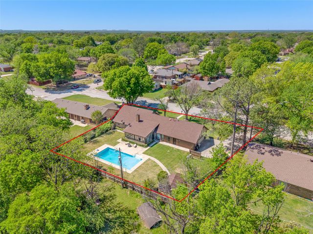2015 Edgewood Drive, Bridgeport, TX 76426