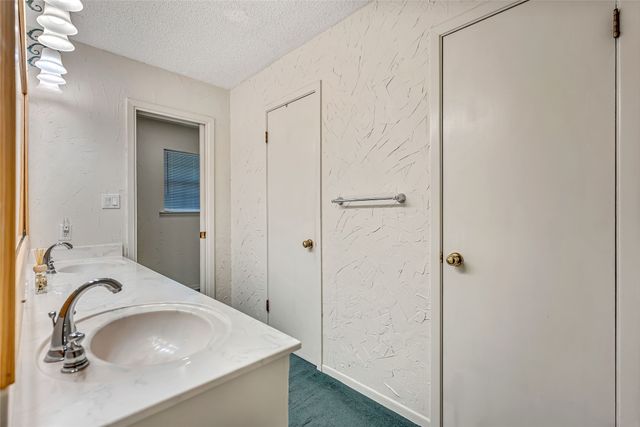 2015 Edgewood Drive, Bridgeport, TX 76426