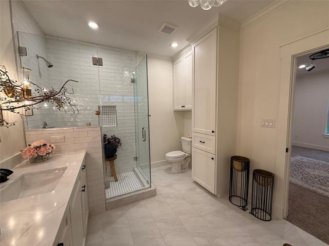 407 Harris Road, Highlands, TX 77562