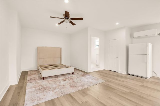 407 Harris Road, Highlands, TX 77562