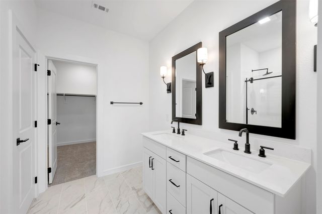 528 Brookside Drive, Van Alstyne, TX 75495