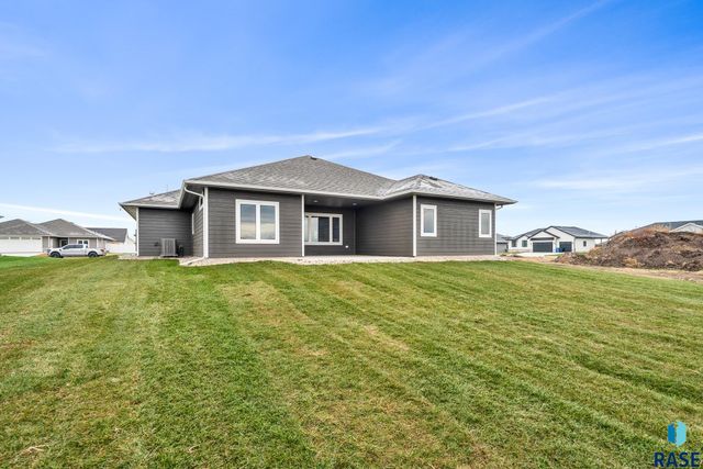 325 E 8th St Street, Tea, SD 57064