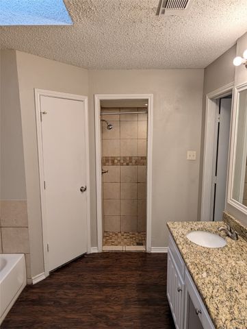 1909 Willow Vale Drive, Fort Worth, TX 76134