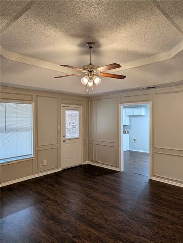 1909 Willow Vale Drive, Fort Worth, TX 76134