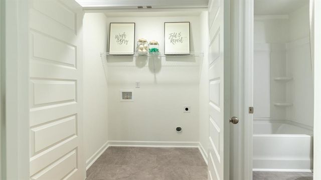 504 Woodcreek Circle 4, Atlanta, GA 30331