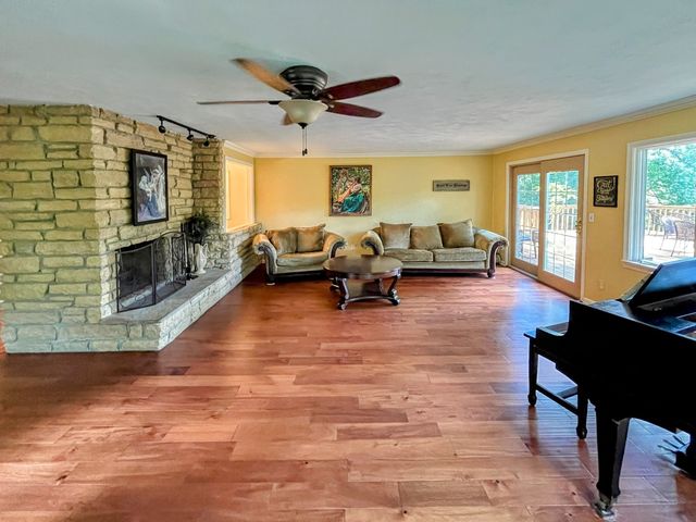 20798 White Oaks Road, Morrison, IL 61270