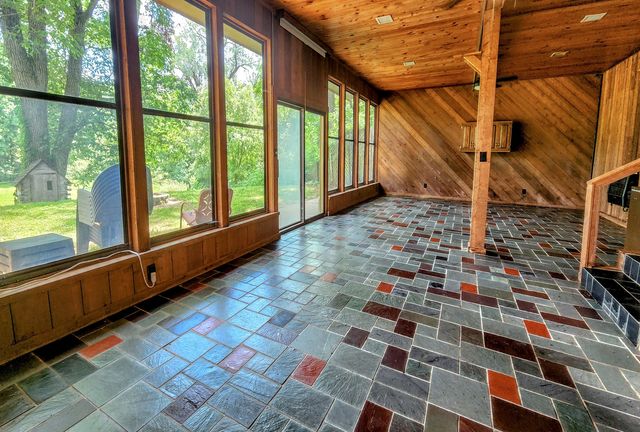 20798 White Oaks Road, Morrison, IL 61270