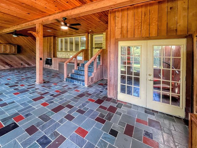 20798 White Oaks Road, Morrison, IL 61270