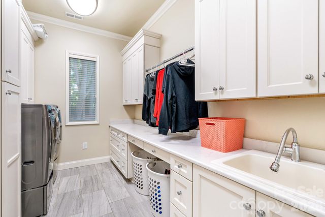 1206 Delaney Drive, Matthews, NC 28104