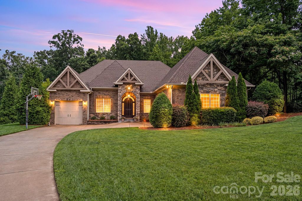 1206 Delaney Drive, Matthews, NC 28104