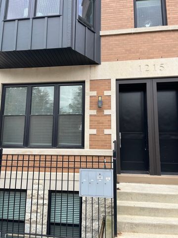 1215 W Erie Street 1, Chicago, IL 60642
