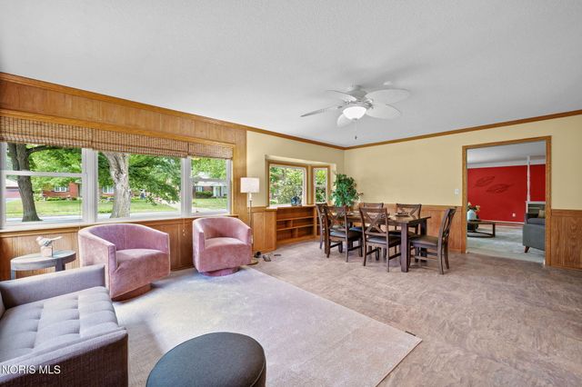 2806 Meadowwood Drive, Toledo, OH 43606