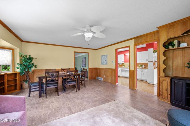 2806 Meadowwood Drive, Toledo, OH 43606