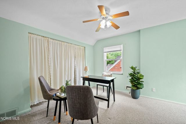 2806 Meadowwood Drive, Toledo, OH 43606