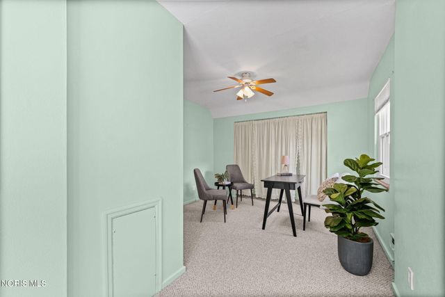 2806 Meadowwood Drive, Toledo, OH 43606