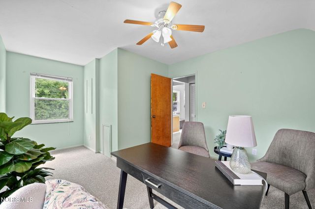 2806 Meadowwood Drive, Toledo, OH 43606