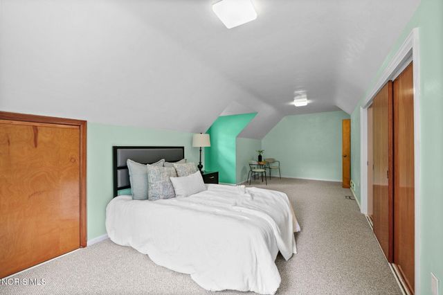 2806 Meadowwood Drive, Toledo, OH 43606
