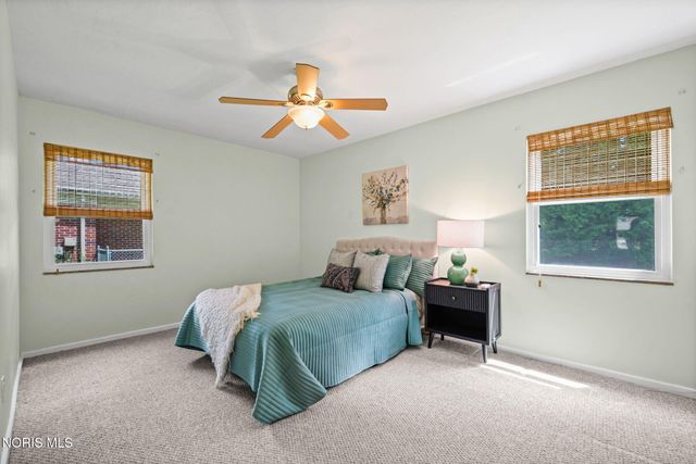 2806 Meadowwood Drive, Toledo, OH 43606