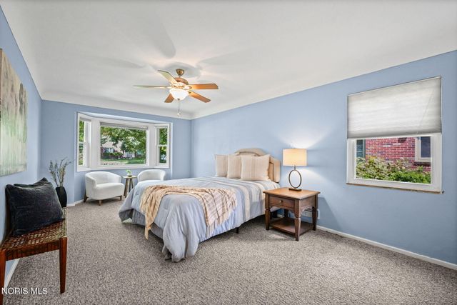 2806 Meadowwood Drive, Toledo, OH 43606